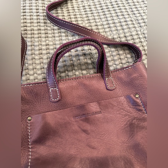 Portland Leather co Mini crossbody zipper - Picture 2 of 4